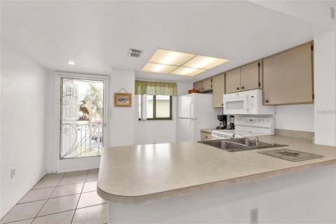 Condominio en alquiler en Punta Gorda, Florida, 2 dormitorios, 82.31 m2 № 1822577 - foto 6