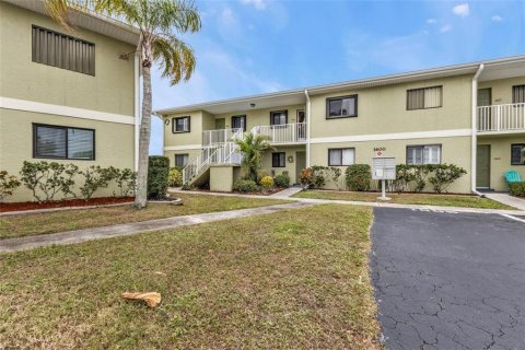 Condominio en alquiler en Punta Gorda, Florida, 2 dormitorios, 82.31 m2 № 1822577 - foto 2