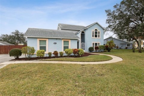House in Titusville, Florida 4 bedrooms, 223.99 sq.m. № 1625412 - photo 1