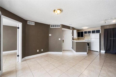 Condo in Orlando, Florida, 1 bedroom  № 2100473 - photo 3