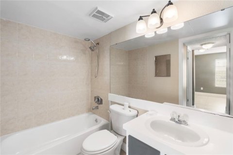 Condo in Orlando, Florida, 1 bedroom  № 2100473 - photo 9