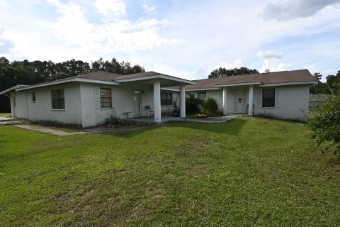 House in Dade City, Florida 5 bedrooms, 221.01 sq.m. № 1308615 - photo 1