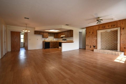 House in Dade City, Florida 5 bedrooms, 221.01 sq.m. № 1308615 - photo 5