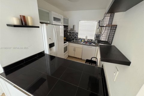 Copropriété à louer à North Miami Beach, Floride: 1 chambre, 61.59 m2 № 1987550 - photo 8