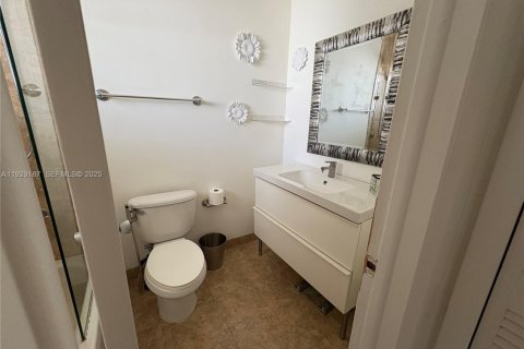 Copropriété à louer à North Miami Beach, Floride: 1 chambre, 61.59 m2 № 1987550 - photo 7