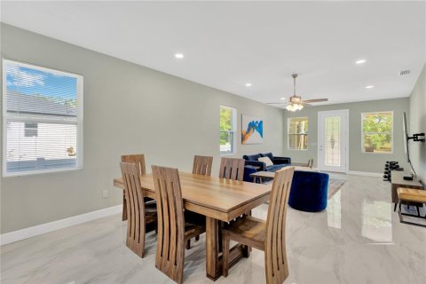 Casa en venta en Saint Petersburg, Florida, 3 dormitorios, 174.66 m2 № 1593078 - foto 6
