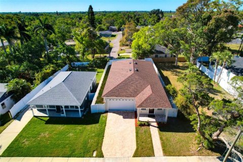 Casa en venta en Saint Petersburg, Florida, 3 dormitorios, 174.66 m2 № 1593078 - foto 29
