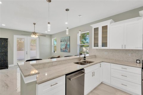 Casa en venta en Saint Petersburg, Florida, 3 dormitorios, 174.66 m2 № 1593078 - foto 10