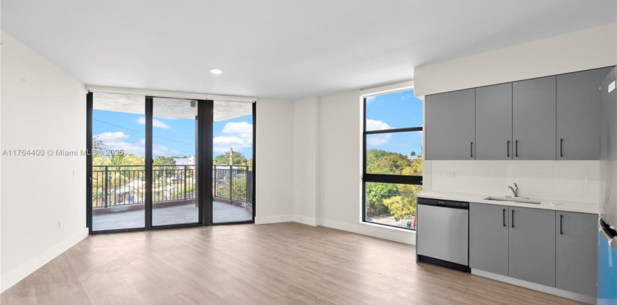 Apartment in Miami, Florida 2 bedrooms, 111.2 sq.m. № 1860782