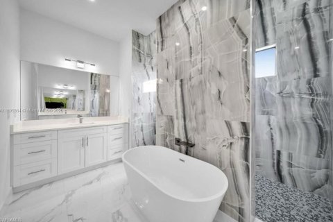 Villa ou maison à louer à Cape Coral, Floride: 3 chambres № 1954545 - photo 8