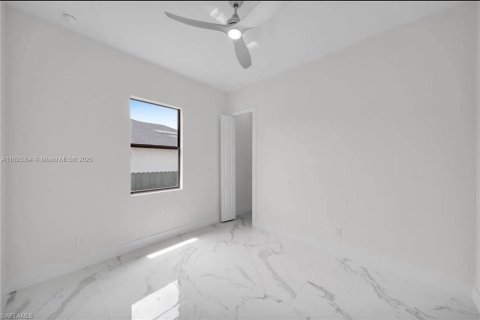 Villa ou maison à louer à Cape Coral, Floride: 3 chambres № 1954545 - photo 5