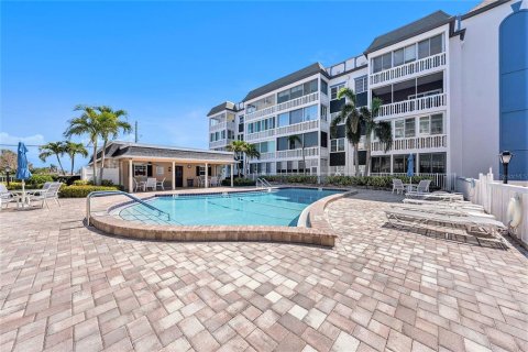 Condominio en alquiler en Belleair Bluffs, Florida, 2 dormitorios, 120.77 m2 № 1866832 - foto 2