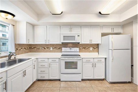 Condominio en alquiler en Belleair Bluffs, Florida, 2 dormitorios, 120.77 m2 № 1866832 - foto 5