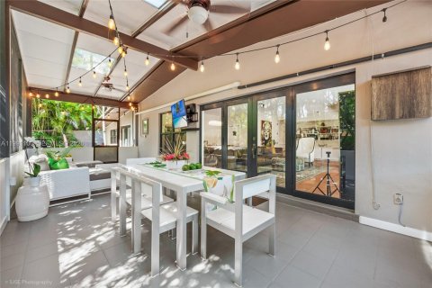 Купить виллу или дом в Майами, Флорида 3 спальни, 246.38м2, № 2052189 - фото 12