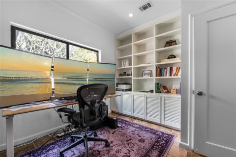 Купить виллу или дом в Майами, Флорида 3 спальни, 246.38м2, № 2052189 - фото 18