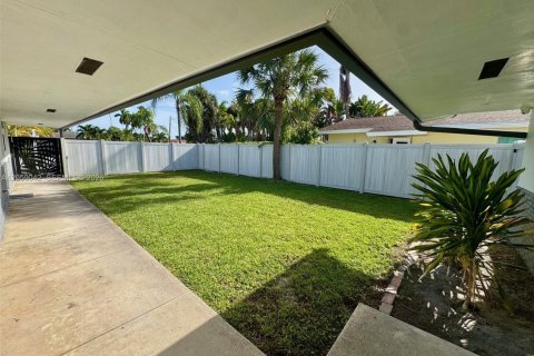 Villa ou maison à louer à Wilton Manors, Floride: 3 chambres, 123.1 m2 № 2264143 - photo 27