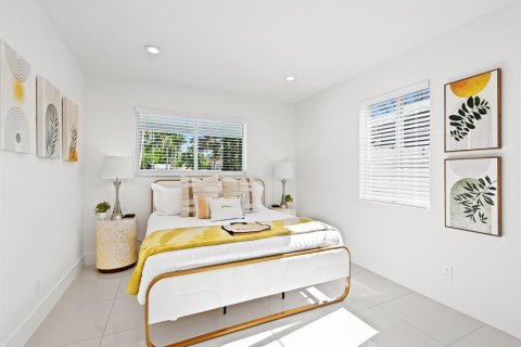 House in Fort Lauderdale, Florida 3 bedrooms, 147.62 sq.m. № 2365337 - photo 17