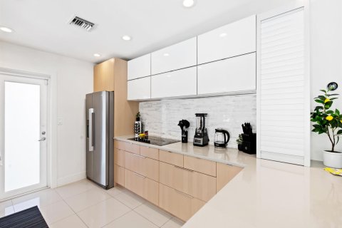 House in Fort Lauderdale, Florida 3 bedrooms, 147.62 sq.m. № 2365337 - photo 15