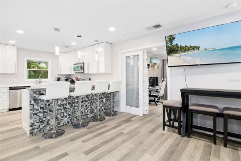Casa en venta en Sarasota, Florida, 3 dormitorios, 120.77 m2 № 2387732 - foto 6