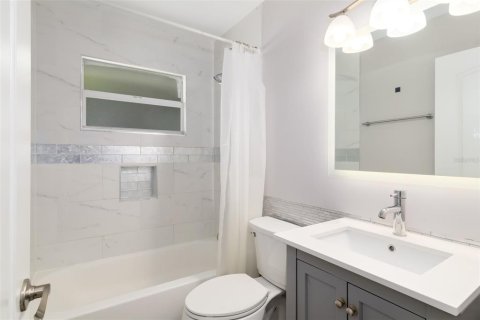 Casa en venta en Sarasota, Florida, 3 dormitorios, 120.77 m2 № 2387732 - foto 28