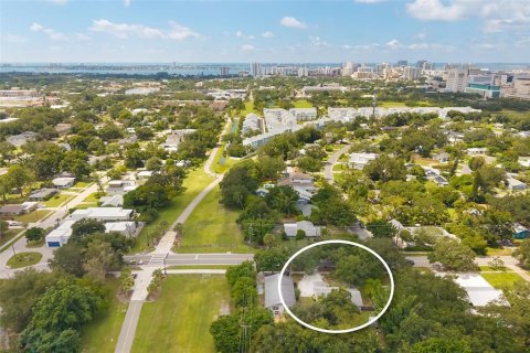Casa en venta en Sarasota, Florida, 3 dormitorios, 120.77 m2 № 2387732 - foto 2