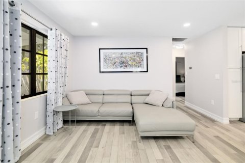 Casa en venta en Sarasota, Florida, 3 dormitorios, 120.77 m2 № 2387732 - foto 8
