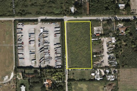 Terrain à vendre à Miami, Floride № 2053316 - photo 1