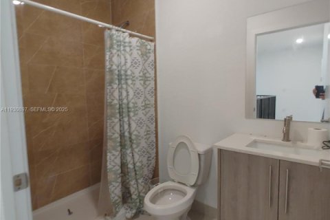 Снять в аренду виллу или дом в Флорида-Сити, Флорида 5 спален, 176.7м2, № 2034491 - фото 12