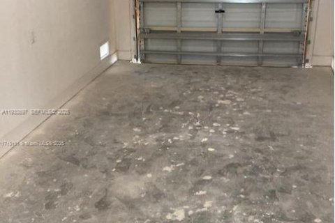 Снять в аренду виллу или дом в Флорида-Сити, Флорида 5 спален, 176.7м2, № 2034491 - фото 19