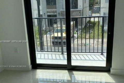 Снять в аренду виллу или дом в Флорида-Сити, Флорида 5 спален, 176.7м2, № 2034491 - фото 6