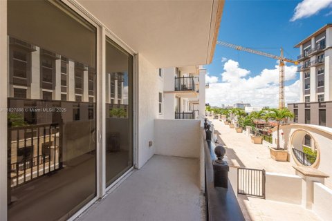 Condo in Coral Gables, Florida, 2 bedrooms  № 1801163 - photo 25