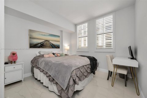 Condo in Coral Gables, Florida, 2 bedrooms  № 1801163 - photo 19