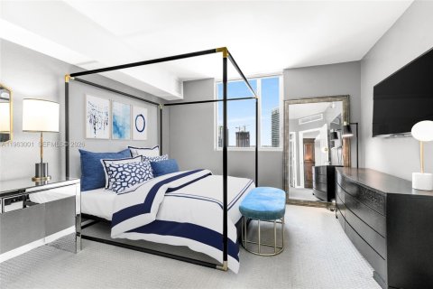 Condo in Miami, Florida, 2 bedrooms  № 2023960 - photo 10