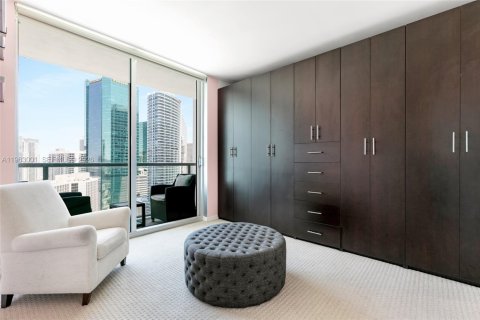 Condo in Miami, Florida, 2 bedrooms  № 2023960 - photo 16