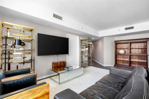 Condo in Miami, Florida, 2 bedrooms  № 2023960 - photo 4