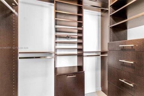 Condo in Miami, Florida, 2 bedrooms  № 2023960 - photo 15