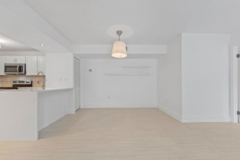 Купить кондоминиум в Майами, Флорида 2 спальни, 84.26м2, № 2090160 - фото 16