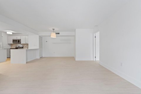 Купить кондоминиум в Майами, Флорида 2 спальни, 84.26м2, № 2090160 - фото 22