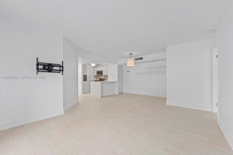 Купить кондоминиум в Майами, Флорида 2 спальни, 84.26м2, № 2090160 - фото 21