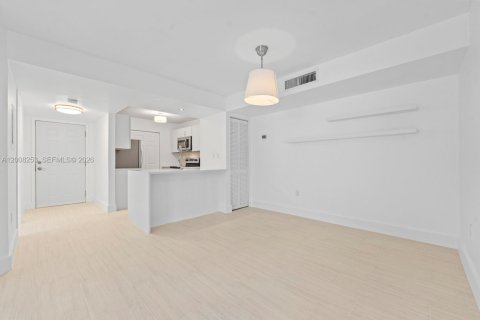 Купить кондоминиум в Майами, Флорида 2 спальни, 84.26м2, № 2090160 - фото 13