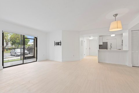 Купить кондоминиум в Майами, Флорида 2 спальни, 84.26м2, № 2090160 - фото 20