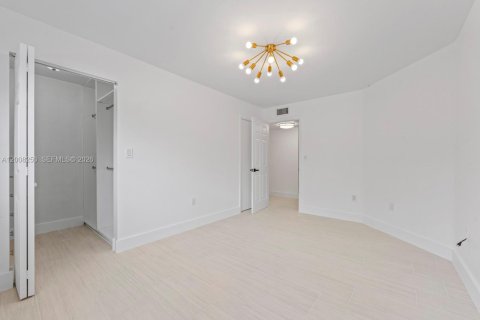 Купить кондоминиум в Майами, Флорида 2 спальни, 84.26м2, № 2090160 - фото 26