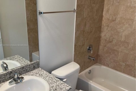 Apartamento en alquiler en Hialeah, Florida, 2 dormitorios, 74.51 m2 № 2054206 - foto 6