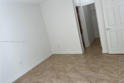 Apartamento en alquiler en Hialeah, Florida, 2 dormitorios, 74.51 m2 № 2054206 - foto 11