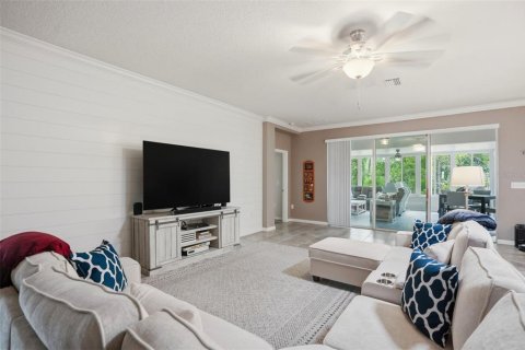 House in Spring Hill, Florida 4 bedrooms, 234.86 sq.m. № 2121603 - photo 10