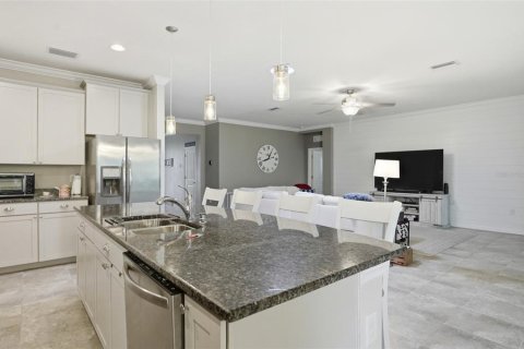 House in Spring Hill, Florida 4 bedrooms, 234.86 sq.m. № 2121603 - photo 19