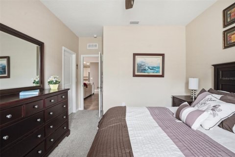 House in Spring Hill, Florida 4 bedrooms, 234.86 sq.m. № 2121603 - photo 30