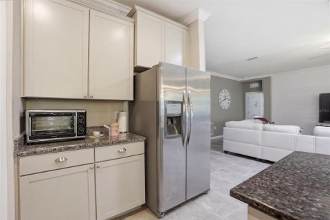 House in Spring Hill, Florida 4 bedrooms, 234.86 sq.m. № 2121603 - photo 20