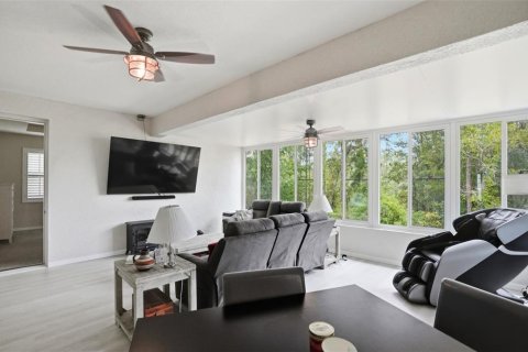 House in Spring Hill, Florida 4 bedrooms, 234.86 sq.m. № 2121603 - photo 14