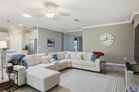 House in Spring Hill, Florida 4 bedrooms, 234.86 sq.m. № 2121603 - photo 8